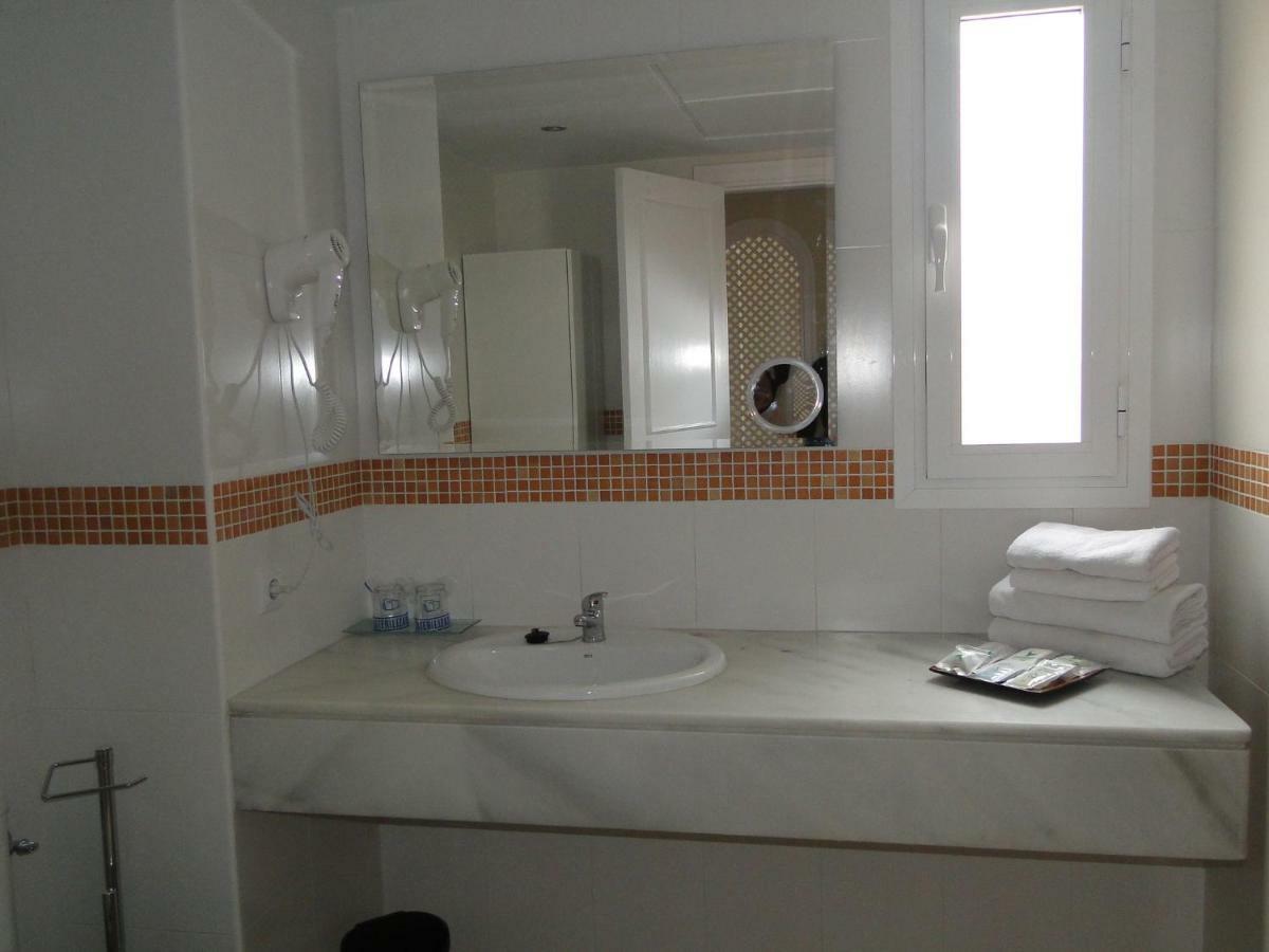 Apartamentos Mar Y Golf 滨海罗克塔斯 外观 照片