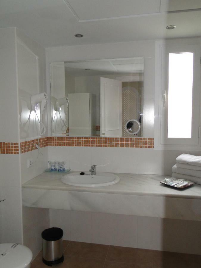Apartamentos Mar Y Golf 滨海罗克塔斯 外观 照片